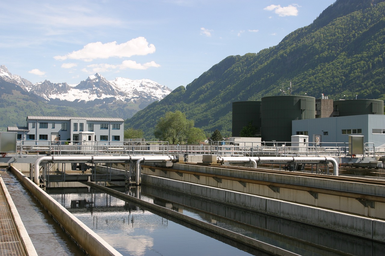 sewage-treatment-plant-4337156_1280